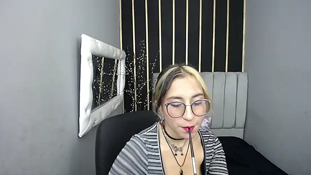 moon shut online show from March 13, 12:28 pm