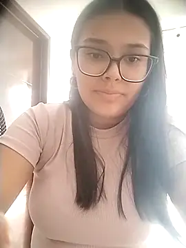 pregnant kitten01 online show from March 9, 6:44 pm