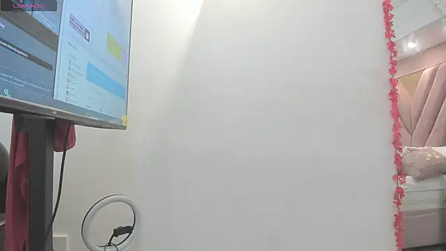 chloe larson online show from June 18, 11:26 am