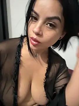 AriannaSmyth online show from June 14, 10:37 am