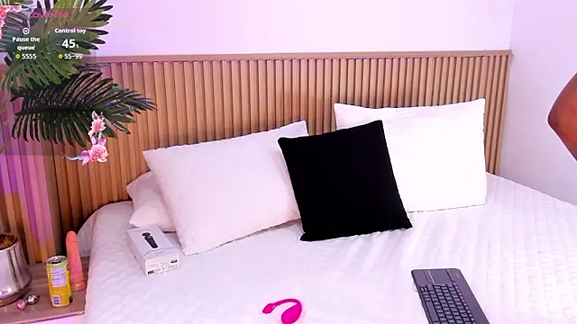 Zhara lenoire9 online show from March 11, 6:54 pm