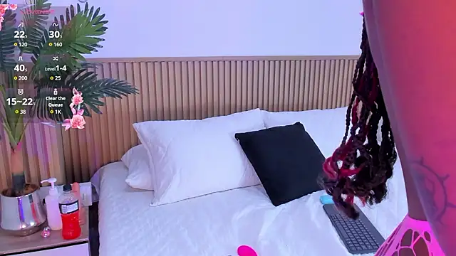 Zhara lenoire9 online show from March 10, 6:45 pm