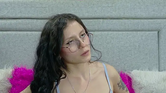 Naomimolie online show from June 24, 1:54 pm