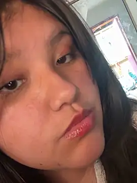 lunaluxe7 online show from March 20, 6:35 pm