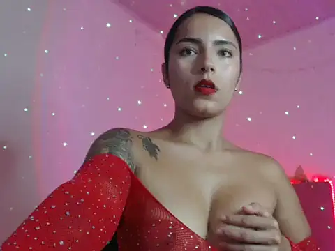 Naomi Scott1 online show from March 16, 12:20 pm