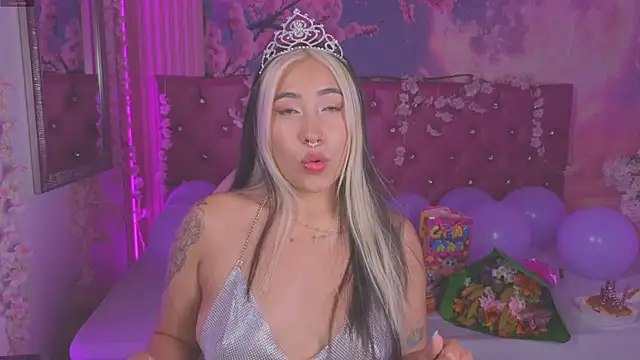 ManuelaVeeleez online show from June 11, 5:37 am