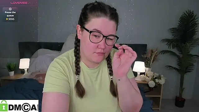 Miss Triss online show from August 3, 8:29 am