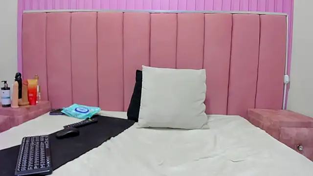 queenstarhy online show from July 18, 11:18 pm