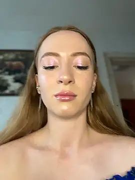 Little Candy 18 online show from August 7, 5:47 am