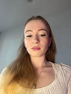 Little Candy 18 online show from June 17, 5:42 am