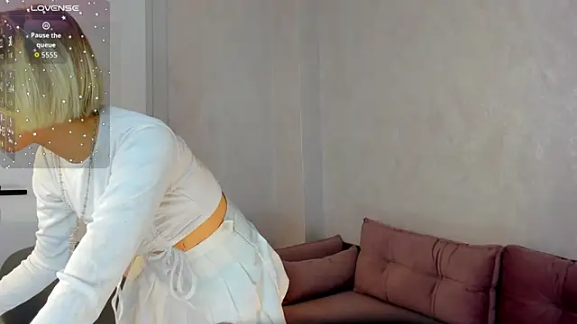 Ellish Hill online show from March 12, 1:52 am