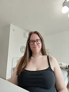 CelineThompson online show from May 16, 2:16 pm