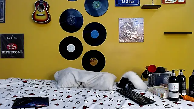 lilithevil32 online show from May 1, 1:42 am