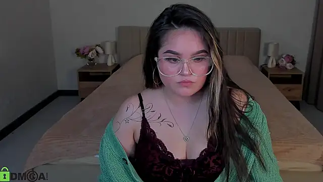 leilawinx online show from March 13, 2:07 pm