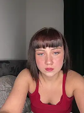 SweetJules18 online show from March 12, 7:16 pm