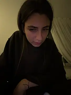 CuteJuliaa online show from March 12, 9:39 pm