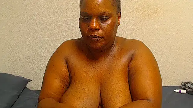 Busty42DDZA online show from May 1, 4:16 am