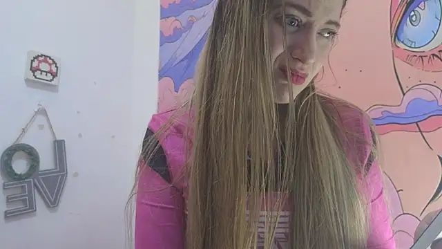 Caroline hernandes online show from July 10, 9:15 pm