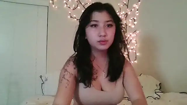Silverbabyyy2007 online show from August 7, 2:40 am