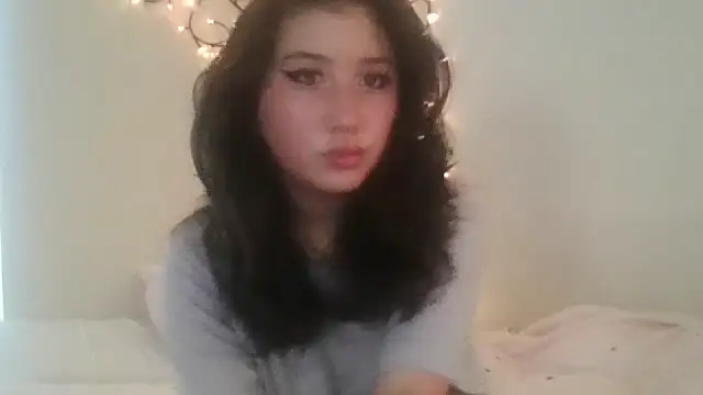 Silverbabyyy2007 online show from June 28, 1:23 am