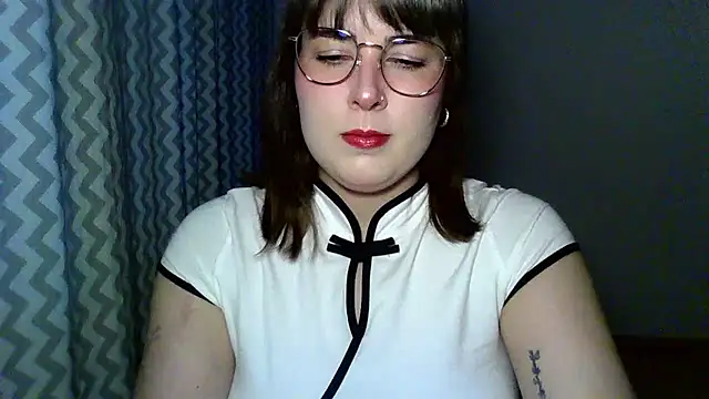 ClaraHard online show from July 8, 5:48 pm