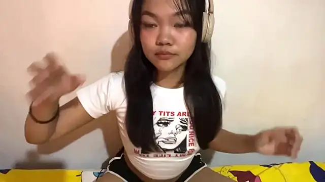 LynneCharley online show from March 17, 4:16 am