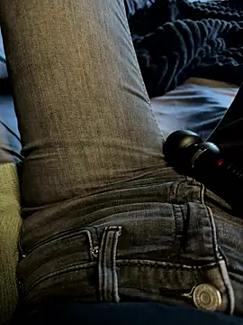 aleexii s online show from March 16, 4:00 pm