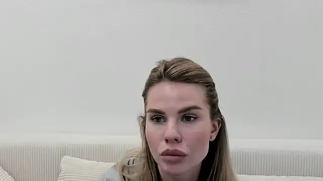 MollyCem online show from March 13, 6:20 pm