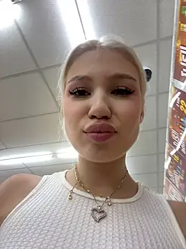 KissAurora  online show from March 12, 4:48 am