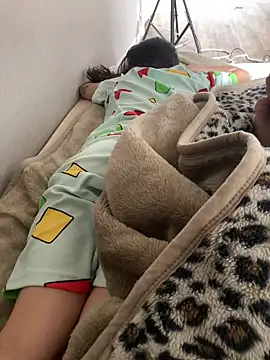 runa3800 online show from April 18, 10:53 pm