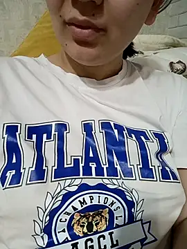 Emi hot1 online show from March 11, 3:58 pm