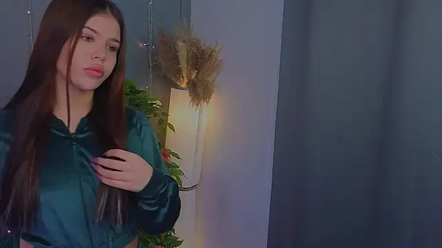 CatrinaLuk online show from April 1, 7:09 am