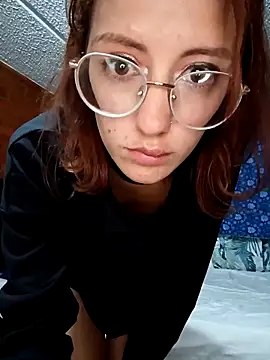 susanhottie1 online show from March 13, 1:29 am