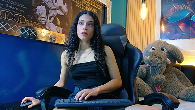 Nessa Luuv online show from March 18, 8:03 pm