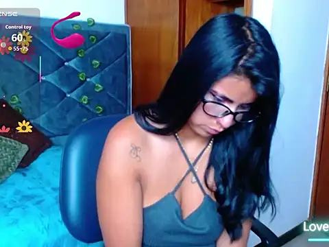 Alisha Gamskar13 online show from June 18, 1:38 pm