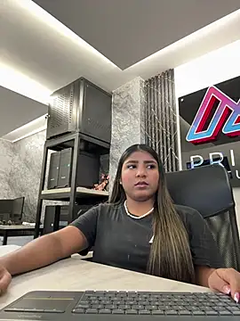 Emma Carteer 1 online show from April 22, 5:15 am