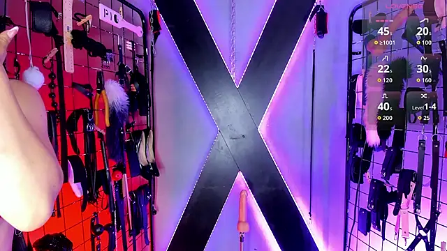 Cinthia Iris BDSM online show from June 14, 3:08 am