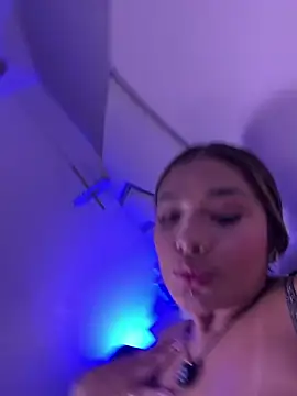 Kendall  evanss online show from July 19, 9:39 pm