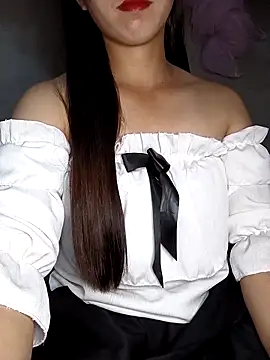 Fiona 2026 online show from April 25, 2:03 pm