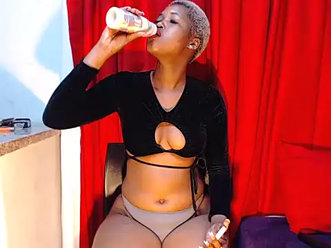 DarkDivva18 online show from April 30, 1:33 am