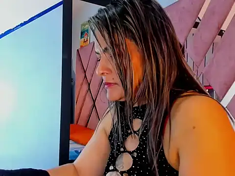 HarleyHot  online show from March 13, 2:18 pm