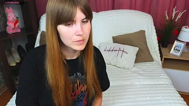 EmilyCuper  online show from July 4, 1:18 pm