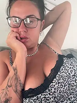 BunnyBallyX online show from June 29, 5:36 am