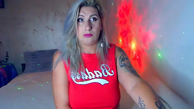 LilLux online show from July 28, 8:01 pm