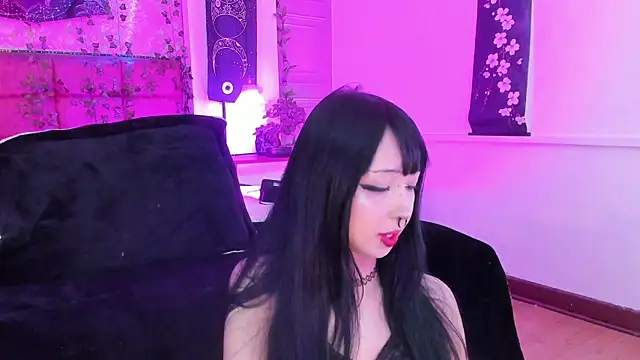 Vickmoon online show from July 15, 8:35 pm
