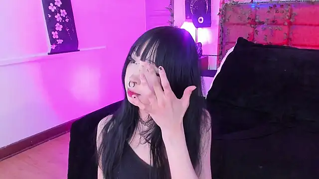 Vickmoon online show from July 8, 8:55 pm