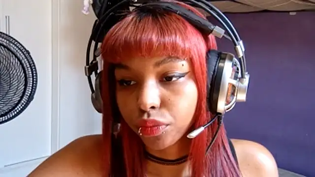 emilycloves online show from March 16, 2:10 pm