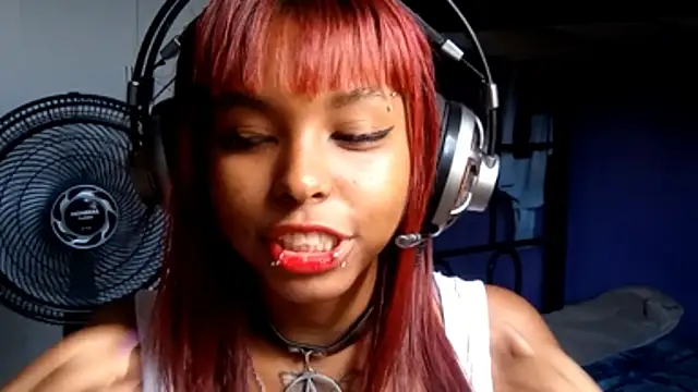 emilycloves online show from March 14, 5:03 pm