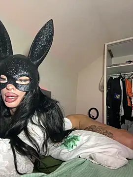 CoralsnakeX online show from April 21, 3:57 am