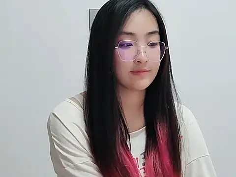 kitty-mm online show from March 17, 9:57 am